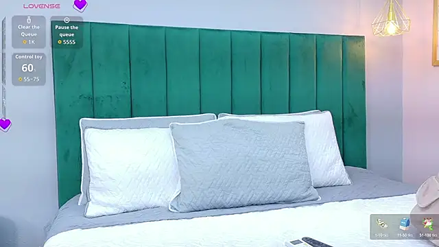 Ashley Evans22 online show from April 2026 07:58:02 PM