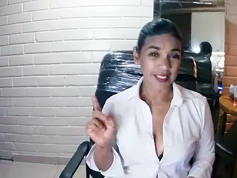 MiiaVelasquez online show from November 2025 04:13:02 AM