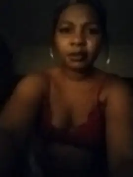 Snapshot of Ladiv33 chatting on November 2025 10:41:02 PM Ladiv33 online show from November 2025 10:41:02 PM