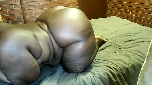 ASSQUEEN37Xx online show from October 2025 03:30:01 AM