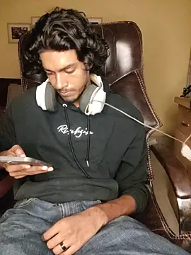 thecatfish online show from November 2025 01:55:01 PM