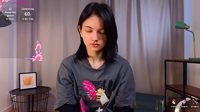 Snapshot of PamilaGrassle chatting on October 2025 03:04:01 AM PamilaGrassle online show from October 2025 03:04:01 AM