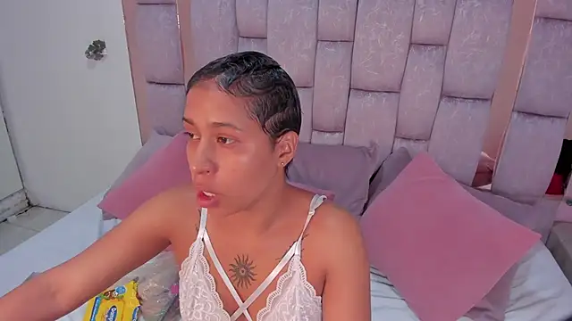 cloemorwen online show from December 2025 10:03:01 PM