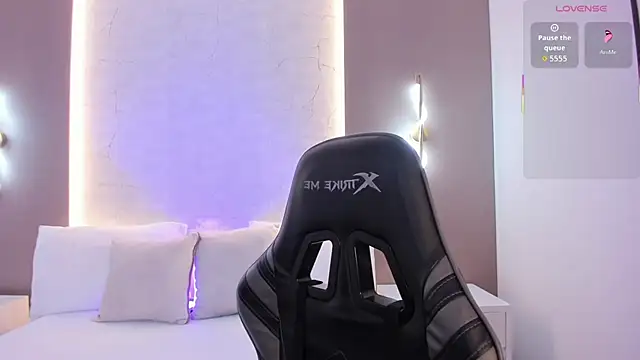 emily tolson online show from December 2025 07:09:01 PM