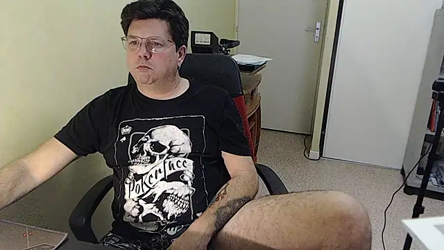 blueandwhite1 online show from December 2025 04:55:02 PM