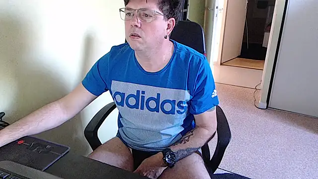 blueandwhite1 online show from February 2026 03:32:02 PM