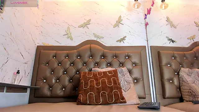 Snapshot of Zoe-Johnson_ chatting on September 2025 09:37:01 PM Zoe-Johnson online show from September 2025 09:37:01 PM