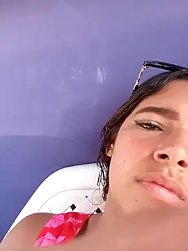 Snapshot of Zoe-Johnson_ chatting on October 2025 07:47:01 PM Zoe-Johnson online show from October 2025 07:47:01 PM