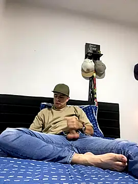 Snapshot of Jaguer2213 chatting on November 2025 04:25:01 AM Jaguer2213 online show from November 2025 04:25:01 AM