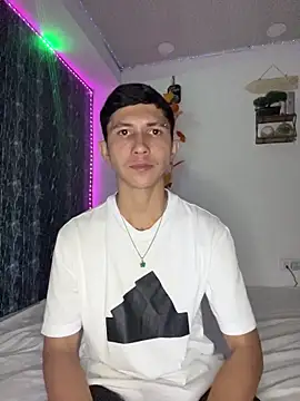 Snapshot of Alejandro_BigCock22 chatting on October 2025 07:52:02 AM Alejandro BigCock22 online show from October 2025 07:52:02 AM