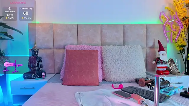 Snapshot of GabbieMonson chatting on December 2025 01:39:02 PM GabbieMonson online show from December 2025 01:39:02 PM