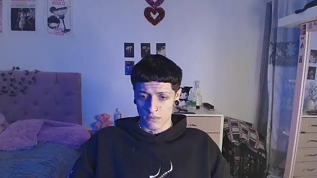 Snapshot of 2cyboy_ chatting on October 2025 08:37:02 PM 2cyboy online show from October 2025 08:37:02 PM