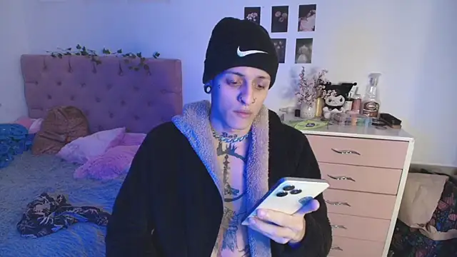 Snapshot of 2cyboy_ chatting on October 2025 09:35:02 PM 2cyboy online show from October 2025 09:35:02 PM