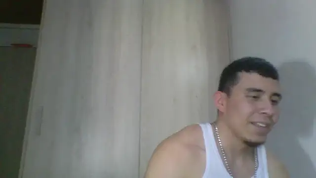 Snapshot of Eross_Santy chatting on July 2026 10:12:01 PM Eross Santy online show from July 2026 10:12:01 PM