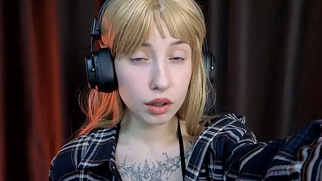 YukiMisa online show from December 2025 04:35:02 PM