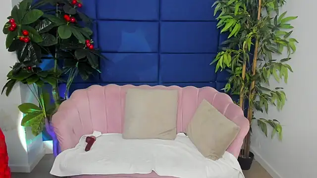 KamaFeels online show from November 2025 04:55:01 AM