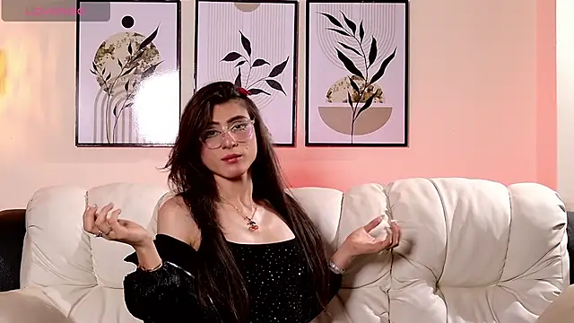 Violeta Foxz online show from April 2026 07:14:01 PM