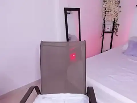 Snapshot of selene_boyer chatting on September 2025 04:08:01 PM selene boyer online show from September 2025 04:08:01 PM