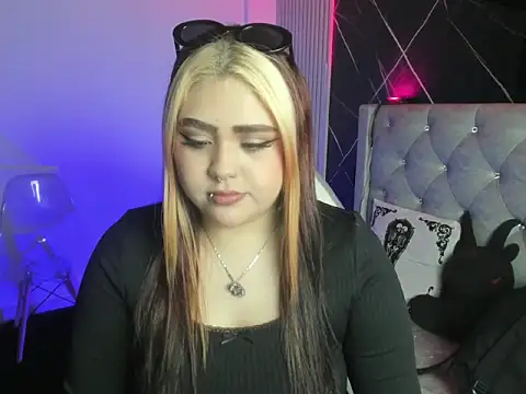 im bunny   online show from December 2025 04:12:02 PM