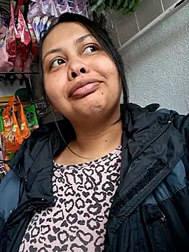 Alessandraa- online show from November 2025 06:35:02 PM