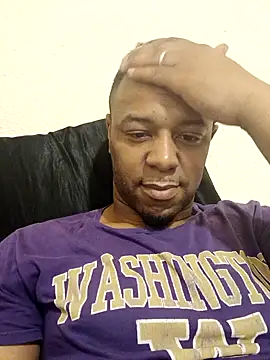 Snapshot of MrHandsome87 chatting on December 2025 12:41:01 AM MrHandsome87 online show from December 2025 12:41:01 AM