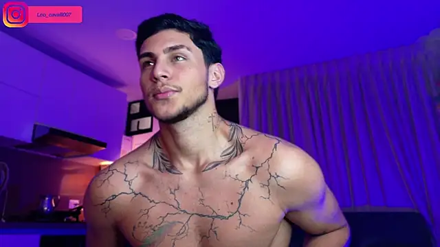 Snapshot of LeoCavalli_ chatting on September 2025 04:19:01 PM LeoCavalli online show from September 2025 04:19:01 PM