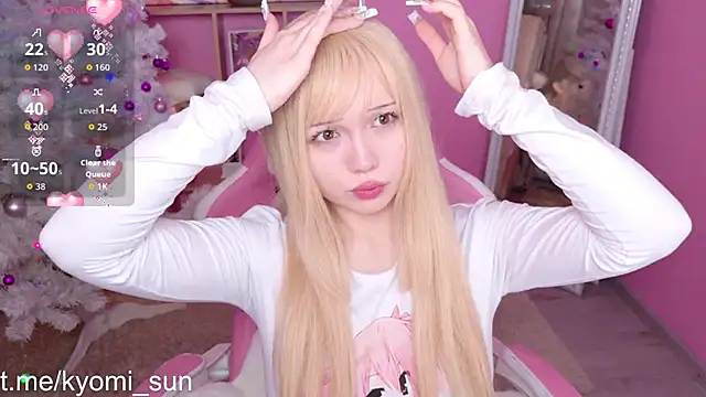 Snapshot of Kyomi_Sun chatting on December 2025 09:30:01 PM Kyomi Sun online show from December 2025 09:30:01 PM