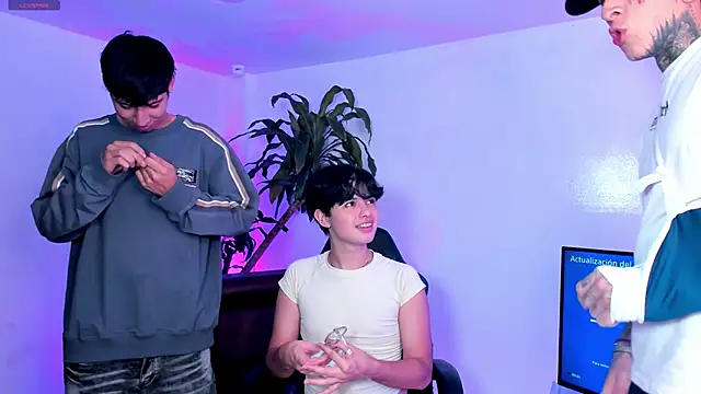 Snapshot of Handsomeboyss19 chatting on September 2025 01:40:02 AM Handsomeboyss19 online show from September 2025 01:40:02 AM