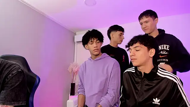 Handsomeboyss19 online show from May 2026 09:02:02 PM