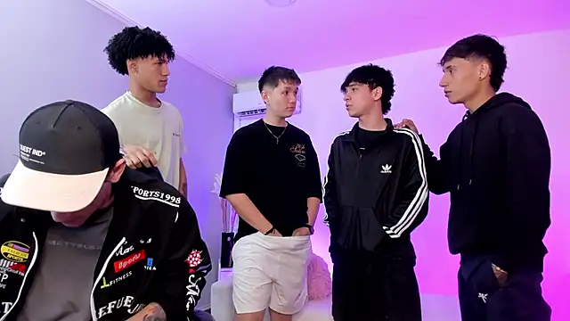 Handsomeboyss19 online show from June 2026 08:11:01 PM