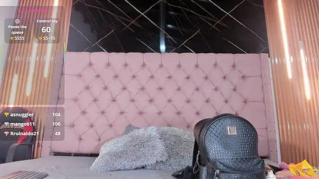 Emily Brown18 online show from October 2025 04:12:02 AM