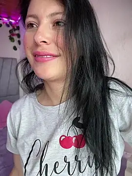 Snapshot of Mia_salinass chatting on June 2026 07:18:02 PM Mia salinass online show from June 2026 07:18:02 PM