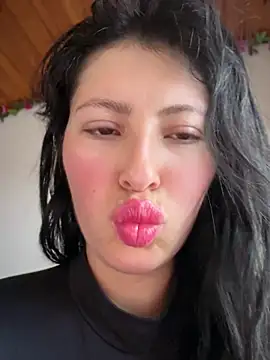 Snapshot of Mia_salinass chatting on June 2026 07:17:01 PM Mia salinass online show from June 2026 07:17:01 PM