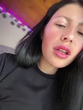 Snapshot of Mia_salinass chatting on June 2026 08:00:01 PM Mia salinass online show from June 2026 08:00:01 PM