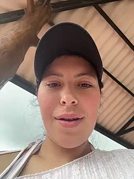 Snapshot of Mia_salinass chatting on July 2026 07:43:01 PM Mia salinass online show from July 2026 07:43:01 PM