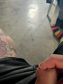 Snapshot of cfomega4592 chatting on October 2025 05:56:02 PM cfomega4592 online show from October 2025 05:56:02 PM