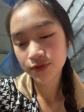 Snapshot of -Lie-06 chatting on September 2025 06:13:01 AM -Lie-06 online show from September 2025 06:13:01 AM