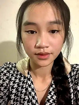 Snapshot of -Lie-06 chatting on September 2025 05:42:01 AM -Lie-06 online show from September 2025 05:42:01 AM