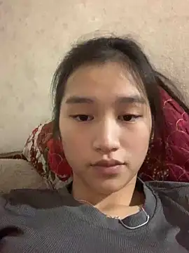 Snapshot of -Lie-06 chatting on November 2025 10:18:02 AM -Lie-06 online show from November 2025 10:18:02 AM