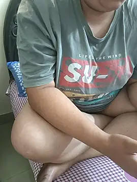 Snapshot of payal_261072_ chatting on October 2025 10:18:02 PM payal 261072 online show from October 2025 10:18:02 PM