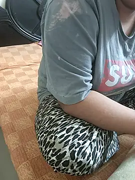 Snapshot of payal_261072_ chatting on December 2025 03:23:01 AM payal 261072 online show from December 2025 03:23:01 AM