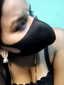 Snapshot of Shneeha_le chatting on September 2025 09:24:01 AM Shneeha le online show from September 2025 09:24:01 AM