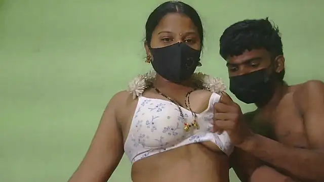 Snapshot of Shneeha_le chatting on December 2025 05:40:02 PM Shneeha le online show from December 2025 05:40:02 PM