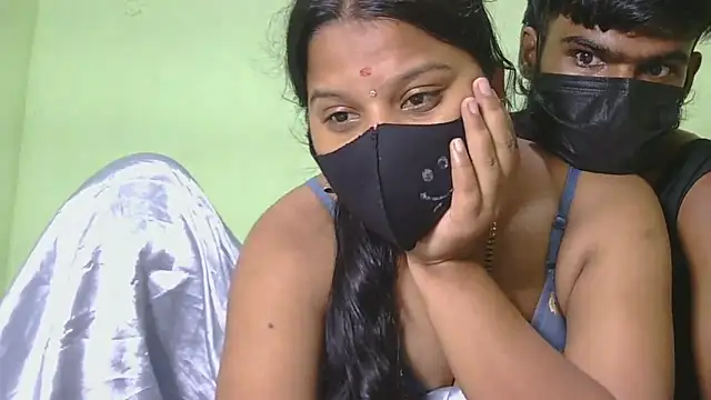 Snapshot of Shneeha_le chatting on December 2025 08:58:01 PM Shneeha le online show from December 2025 08:58:01 PM