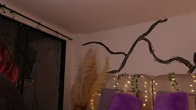 SarahCastro1  online show from December 2025 03:33:01 AM