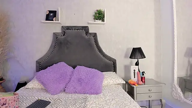 SarahCastro1  online show from July 2026 04:27:01 AM