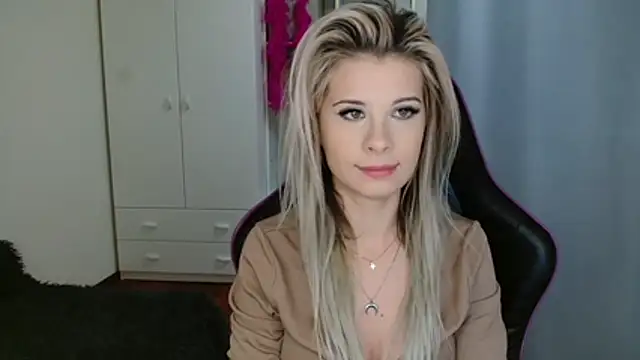 KristineGlow online show from October 2025 03:14:02 PM