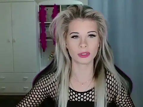 KristineGlow online show from October 2025 07:20:01 AM