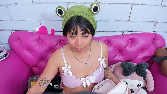 SafiroAgataaa online show from November 2025 02:56:02 AM