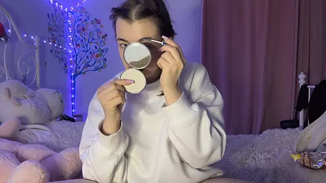 HoneyMist online show from October 2025 03:07:01 PM